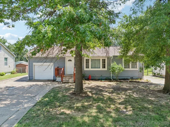 409 N Cedar St, Owasso, OK 74055
