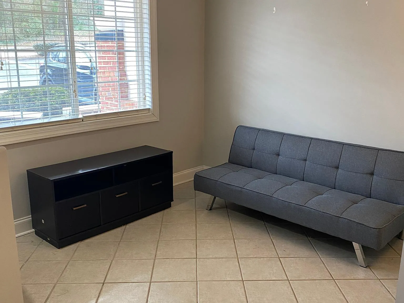 Studio, 450 sqft, $985 — Photo 3