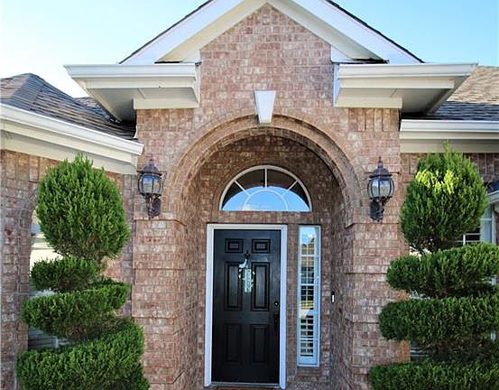 3rd image of 1324 Ballantrae Dr