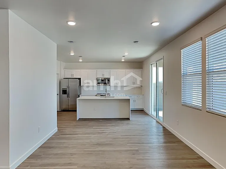 18483 W Honeysuckle Dr — Photo 5