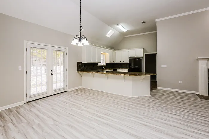 4 bed, 2.0 bath, 1757 sqft, $2,275 — Photo 4