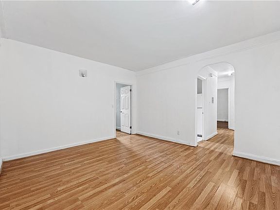 4th image of 1620 E 2nd St APT 5F