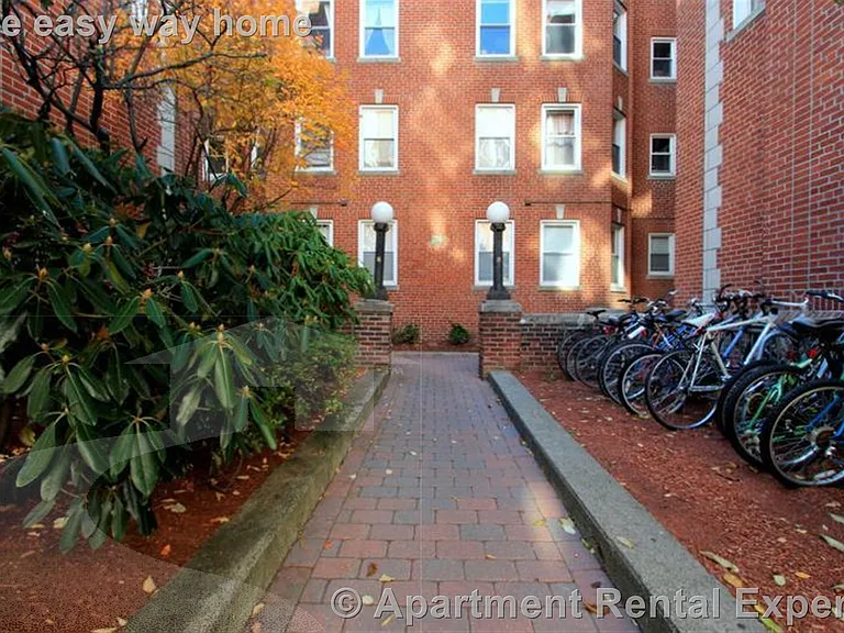 6 Craigie Cir #33 — Photo 10