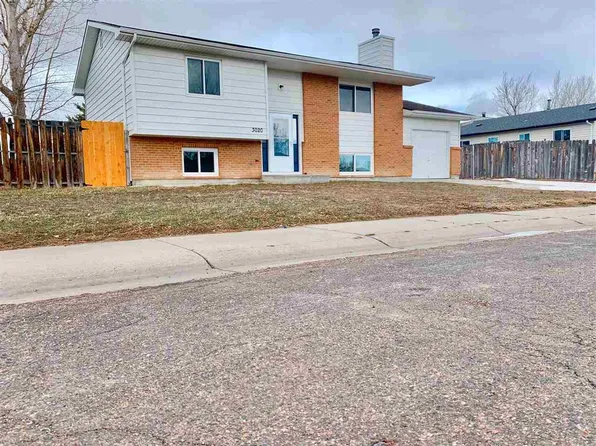 3020 Herrington Dr, Casper, WY 82604