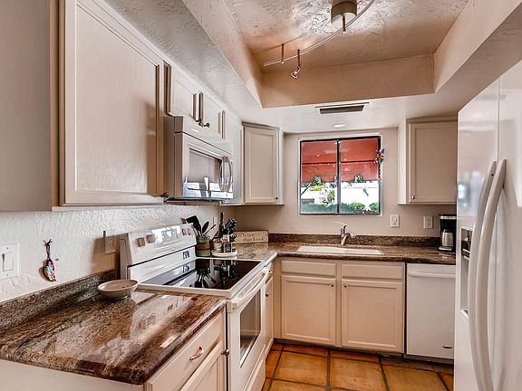 3rd image of 4221 E Friess Dr