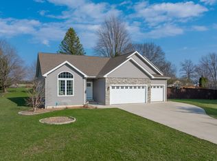 2206 S Old Ditch Rd, Warsaw, IN 46580