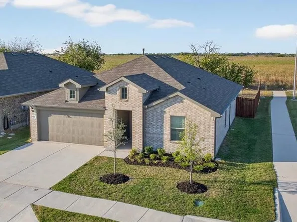 700 White Comb Ln, Justin, TX 76247