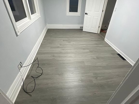 3rd image of 1410 16th Ave #2