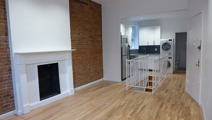 Rented by Avenues Real Estate | media 17