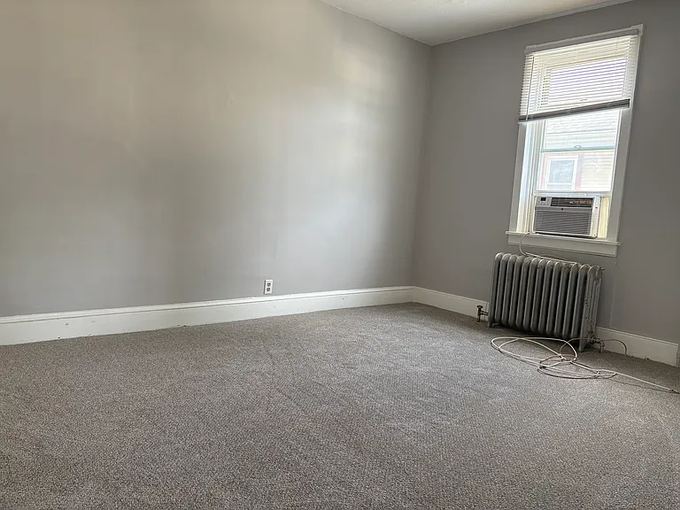 725 S Broad St — Photo 3