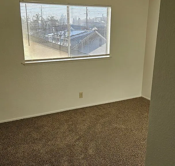 419 S Church Ave — Photo 5