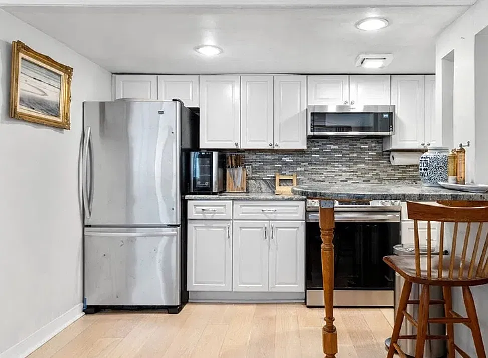 2 bed, 741 sqft, $2,700 — Photo 4