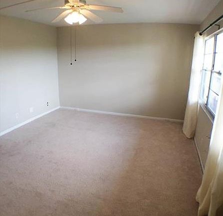 5th image of 2404 Antigua Cir APT H4
