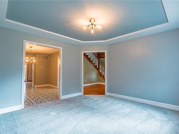 5th image of 14398 Rolling Hills Dr