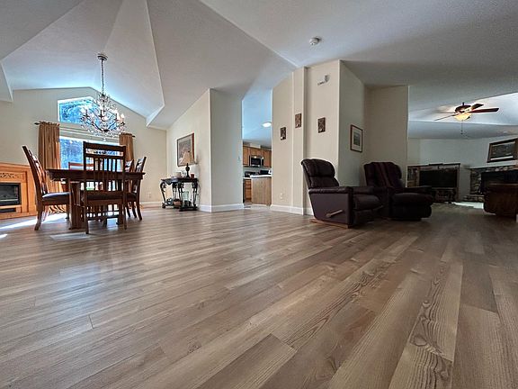 2nd image of 5557 Pine Ridge Dr