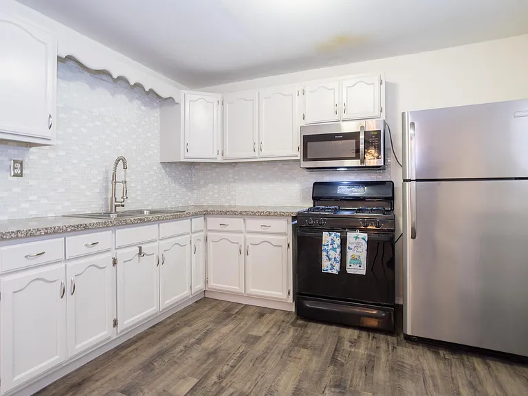 11026 Memory Park Ave #BACK — Photo 4