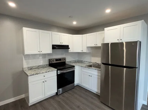 216 Central Street Lowell, MA 01852