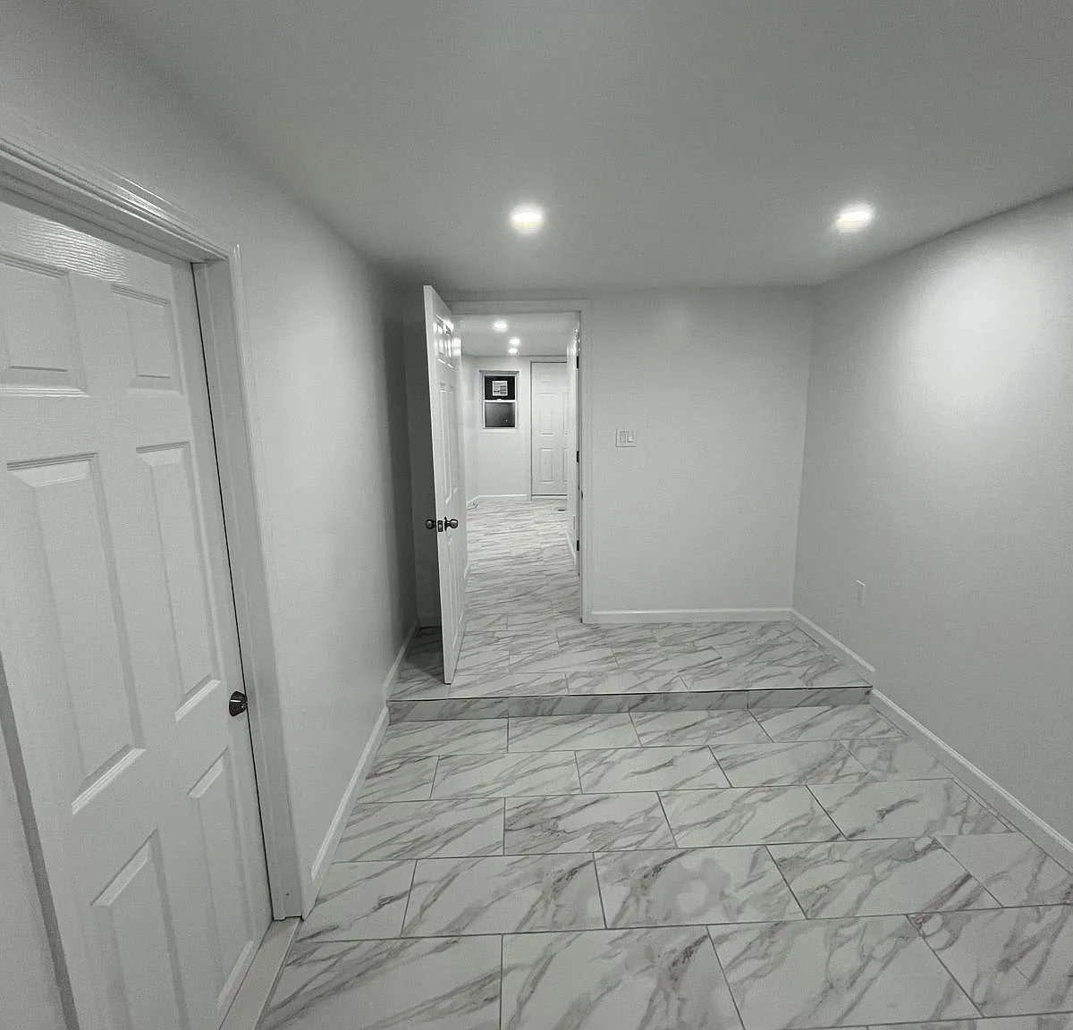 Studio, 350 sqft, $825 — Photo 2