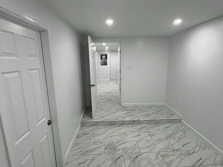 1011 Rosalie St — Photo 7