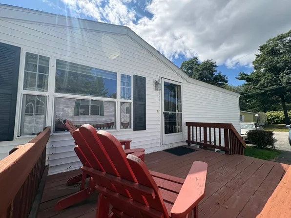 80 Ryefield Dr, Old Orchard Beach, ME 04064