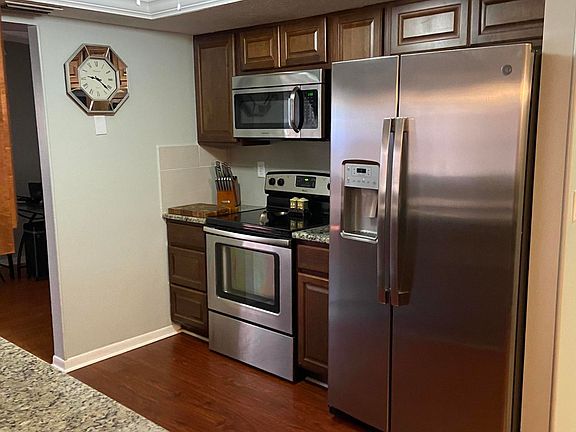 5th image of 1328 Gleneagles Way