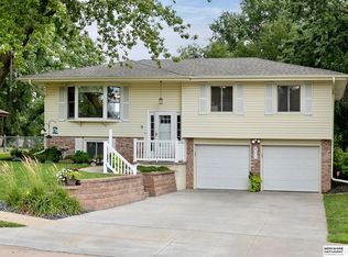 4211 N 94th St, Omaha, NE 68134