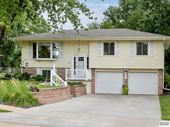 4211 N 94th St, Omaha, NE 68134