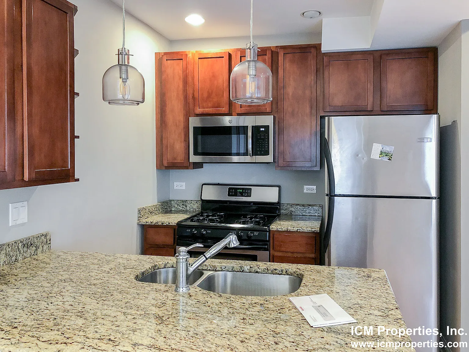 1 bed, 640 sqft, $2,265 — Photo 2