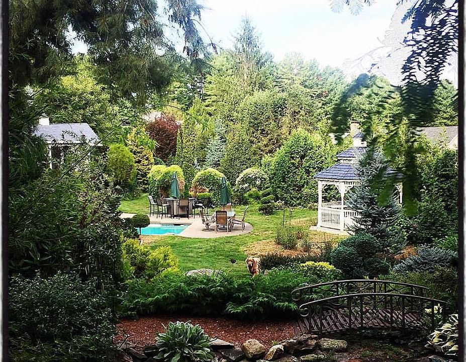 Expansive Secret Garden