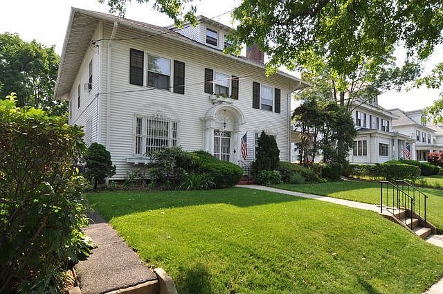 2nd image of 175 Park Ave