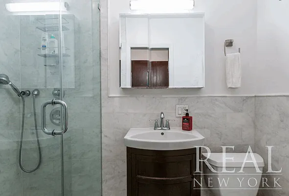 Rented by REAL New York | media 24