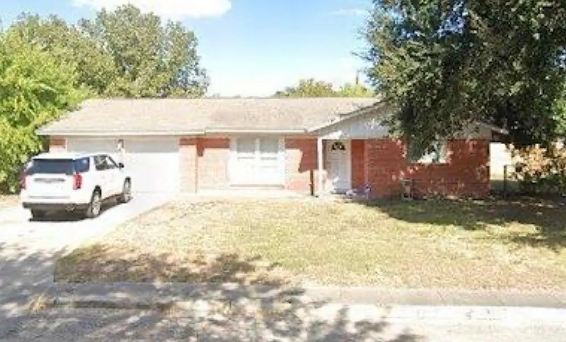4 bed, 1461 sqft, $1,550 — Photo 1
