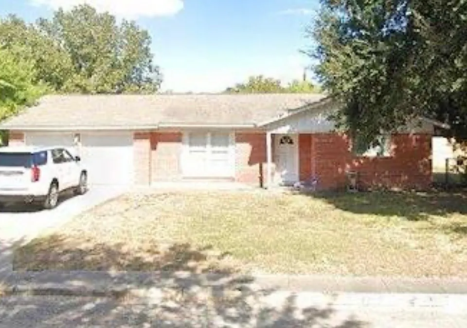 3810 Vinecrest Dr