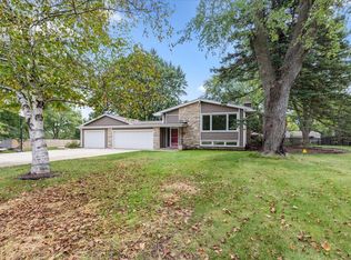 3332 South El Sirroco DRIVE, New Berlin, WI 53151