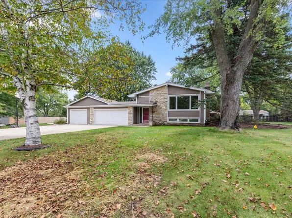 3332 South El Sirroco DRIVE, New Berlin, WI 53151