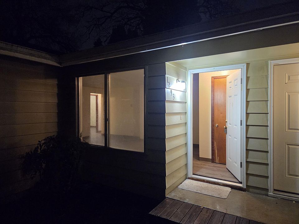 1st image of 1293 Vista Ave SE #1293