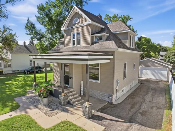 718 6th St SW, Willmar, MN 56201