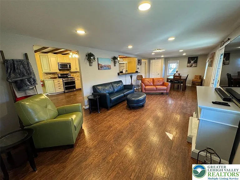 312 Lehigh Dr — Photo 12