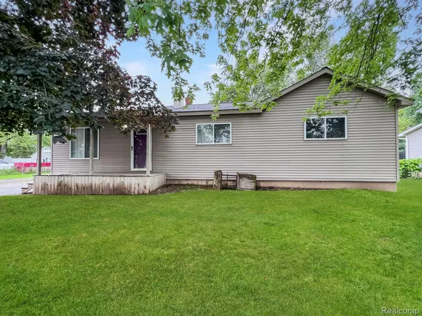 2109 Dutcher St, Flint, MI 48532
