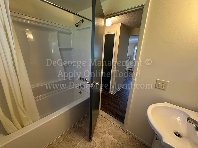 Walworth Garden Apartments — Photo 15