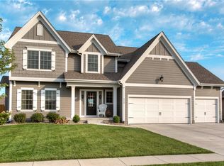 215 SW Driftwood Dr, Ankeny, IA 50023