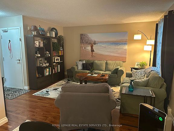 4th image of 172 Queen St