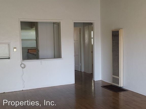 3rd image of 815 Loring St