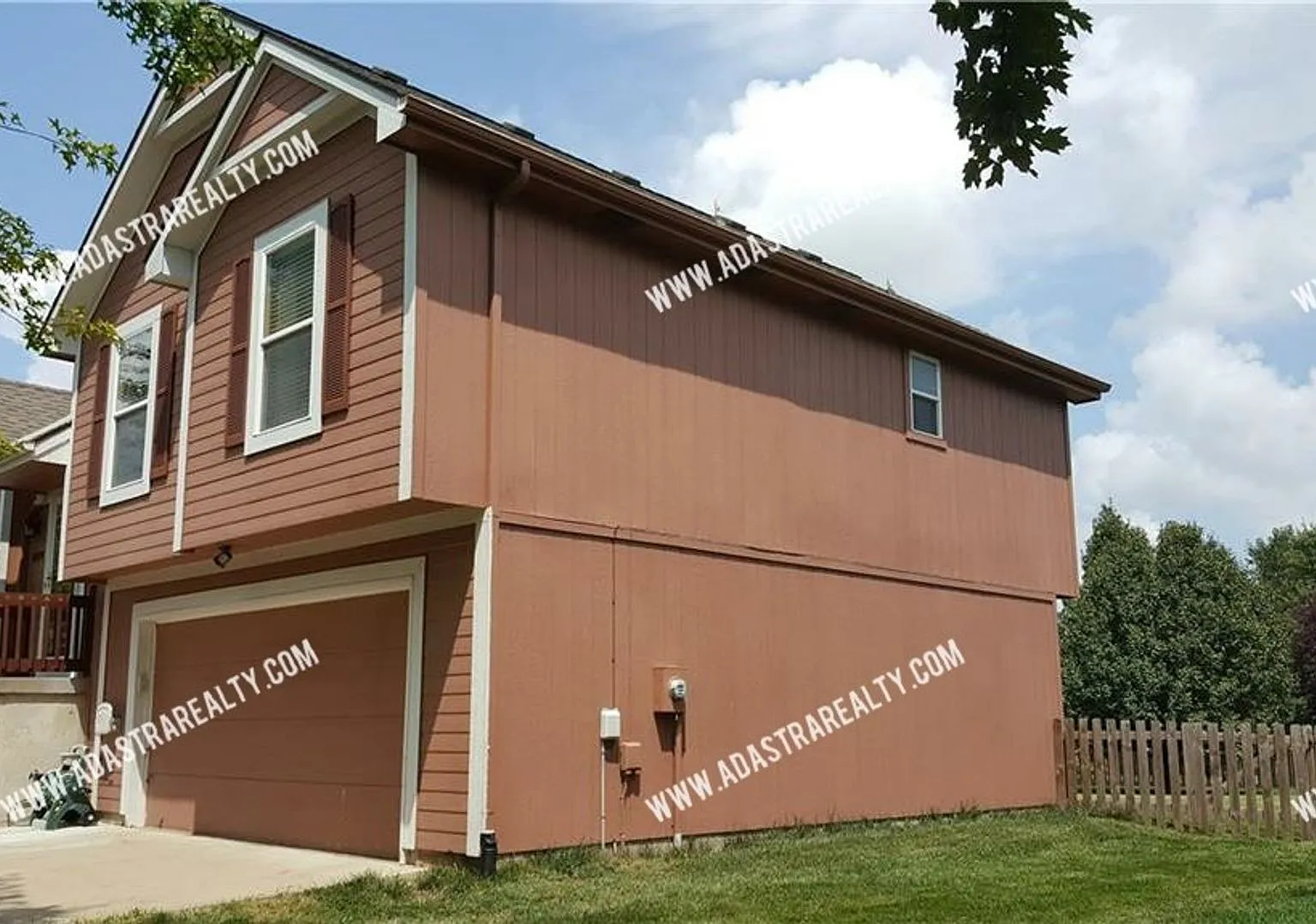Gorgeous Olathe Home In South Hampton Subdivision-Available In September!! — Photo 3