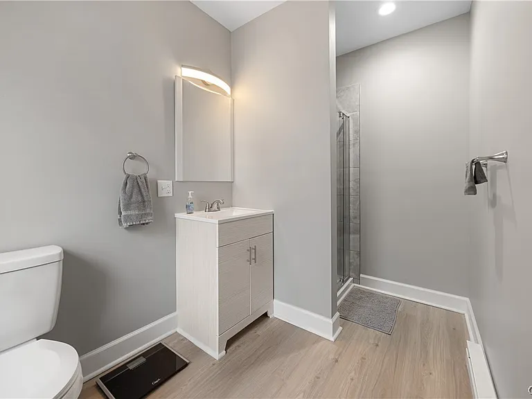 327 Grant Blvd #29 — Photo 21