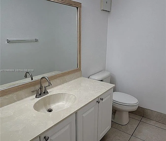 711 N Pine Island Rd #211 — Photo 12