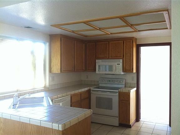 4th image of 1125 Candlewood Dr