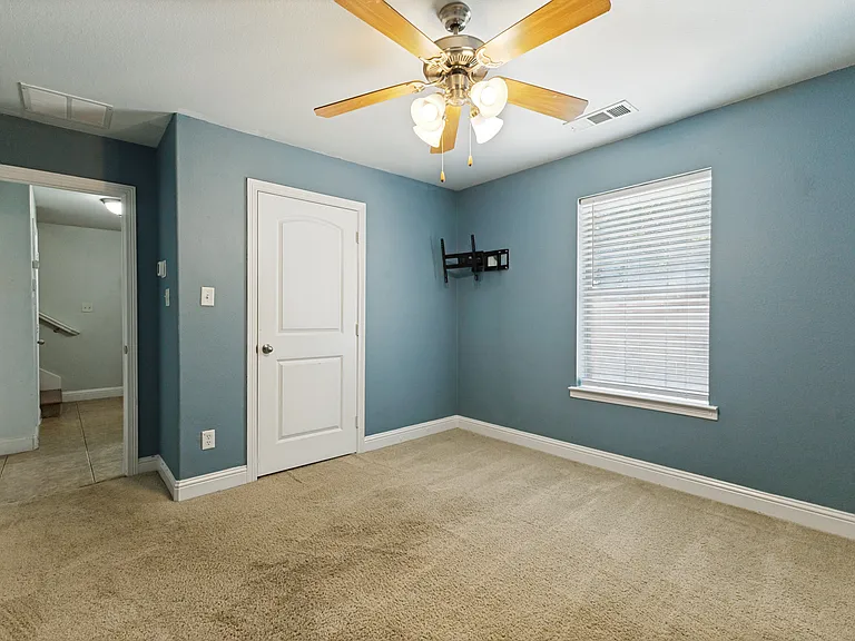 4002 Brownstone Ct — Photo 11