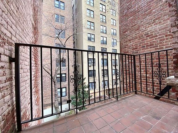 3rd image of 117 W 69th St #3J