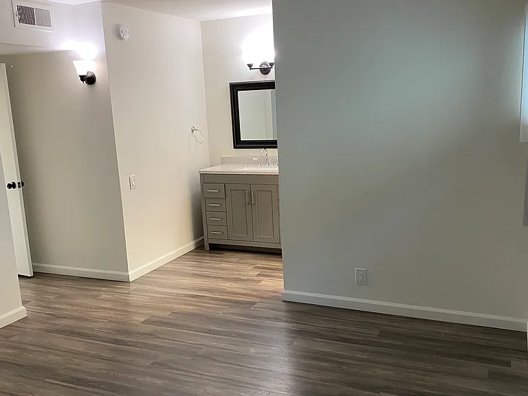 1014 W. Huntington Dr. — Photo 20